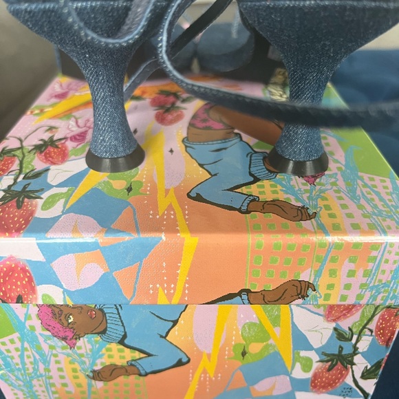 Denim Strap Kitten heels sandals - Picture 5 of 9